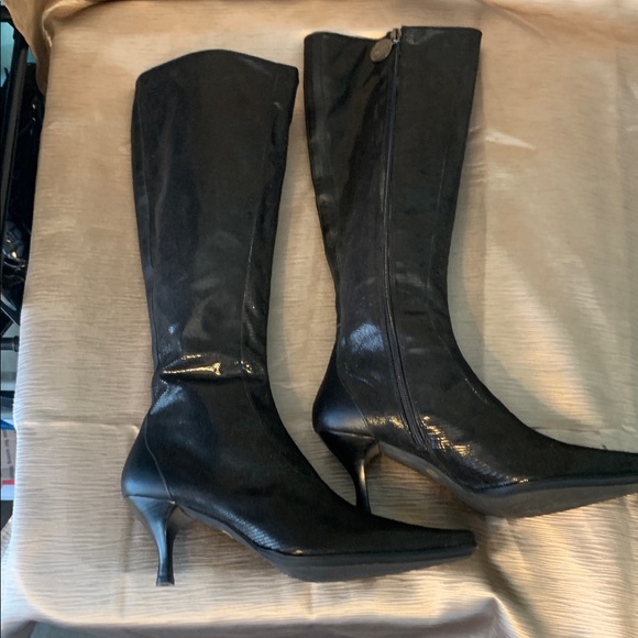 Donald J. Pliner Black Heeled Boots - Picture 2 of 8